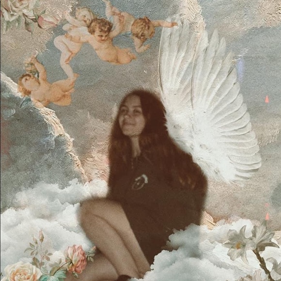 Hi I’m April🍓 - Picture 2 of 4